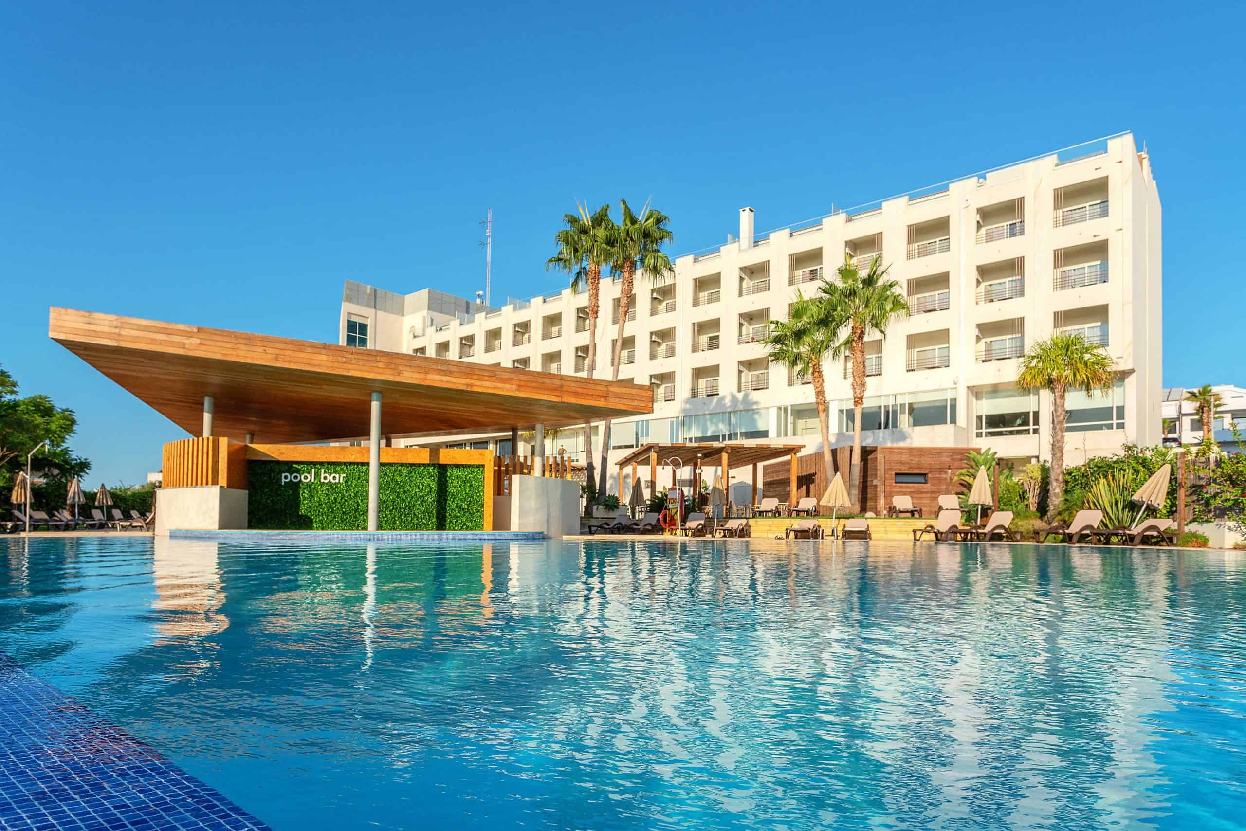 AP Maria Nova Lounge Hotel outside with pool