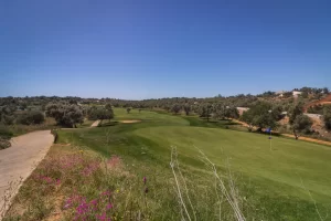 Image of elevated green at Pestana Silves Golf Course