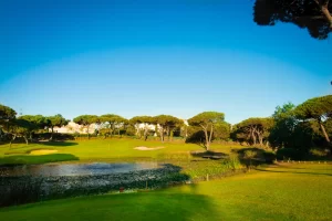 Pestana Vila Sol Golf Course lake and green