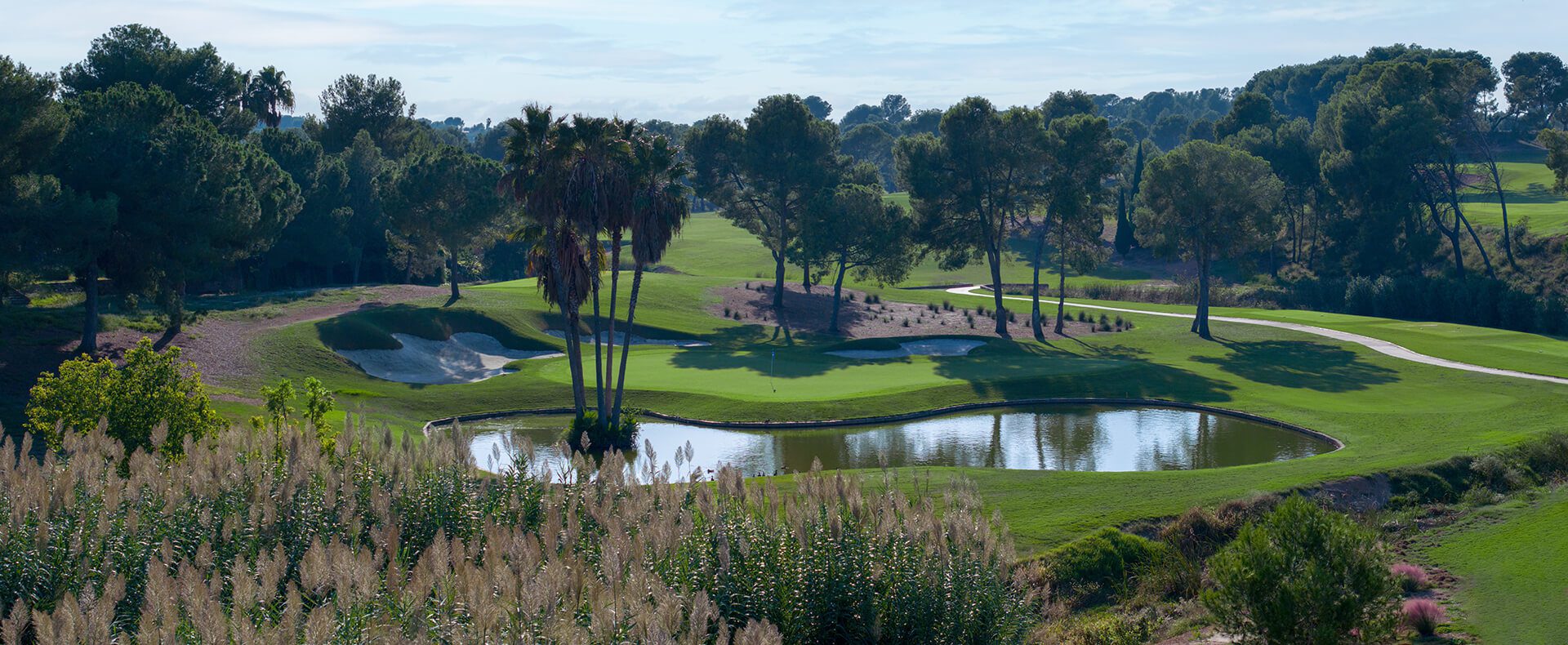 Golf el Bosque Green fees, tee times, full course review & infos.